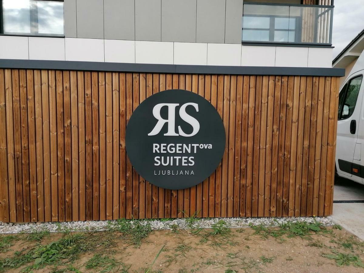 Regentova Suites Ljubljana Bagian luar foto