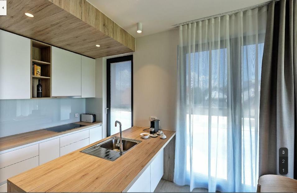 Regentova Suites Ljubljana Bagian luar foto